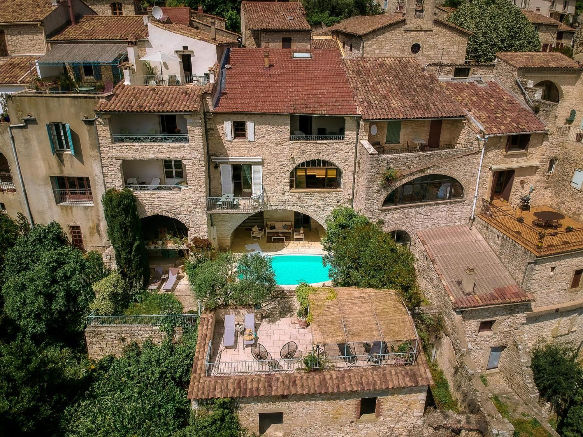 L'Ostal Bestort Vezenobres Exteriér fotografie